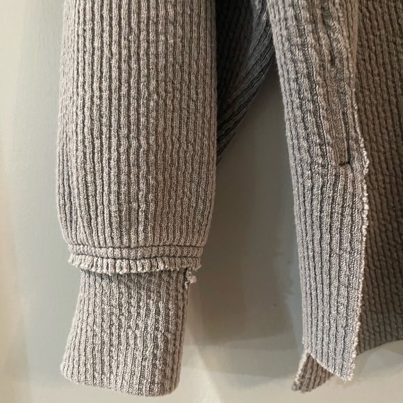 Aerie Sweater/ Sweatshirt Ribbed Raw Hem Side Slit Smoke Grey XS Oversized - Picture 6 of 9